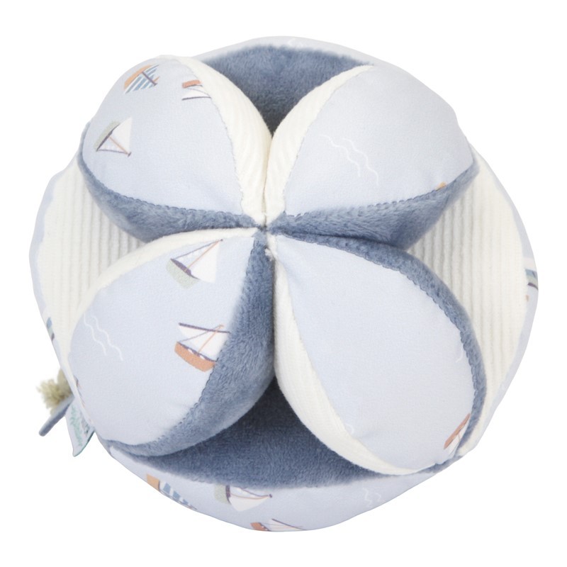 pelota-montessori-sailors-bay-Little-Dutch