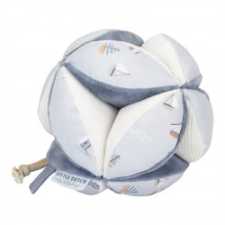 pelota-montessori-sailors-bay-Little-Dutch